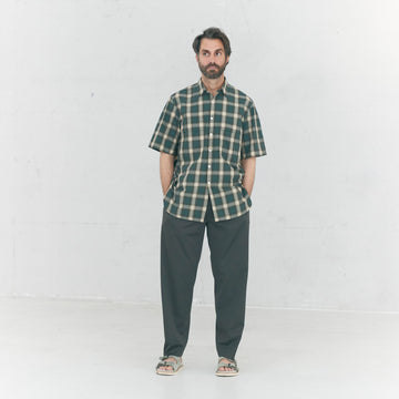 今年の夏は半袖で行こ!